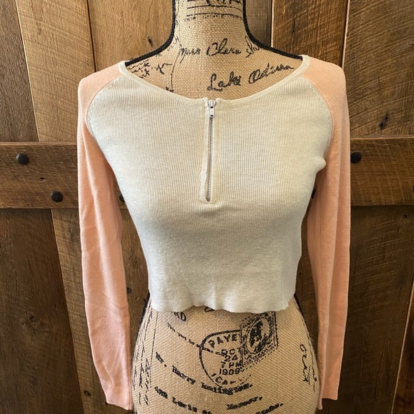 LIKE NEW. “Aerie” cropped sweater - Picture 3 of 3